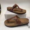 Sandalias de hombre de cuero marrón con suela de corcho, ideales para el verano y uso diario.